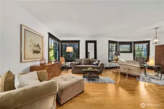 Grand-Piano-Szed living room
