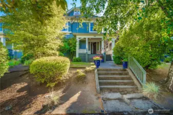 Approach to condo from J Street