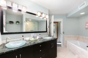 Two sinks in the primary bedroom bathroom.