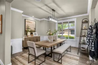 Large dining room which is great for entertaining.