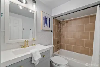 LOWER LEVEL FULL BATH