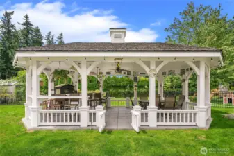 The ideal set-up for the entertainer