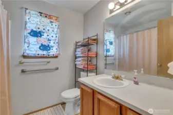 Here is a view of the main full bathroom