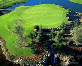 From golf to tennis, walking to beachcombing, forests to lakes, mountains to valleys, the surrounding Lynden area promises adventure.