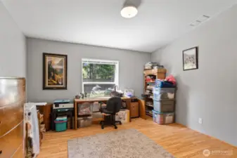 Ideal office or bonus room