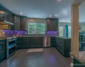 SS double oven range, dishwasher & fridge stay
