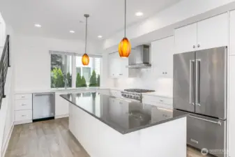 Gas cooking and SS appliances.