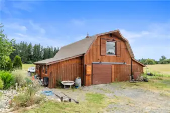 This stunning modern barn with loft space is perfect for hosting weddings, special events, or simply enjoying as your exclusive retreat.