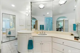 Primary bath suite