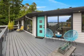 Entertainment Deck~