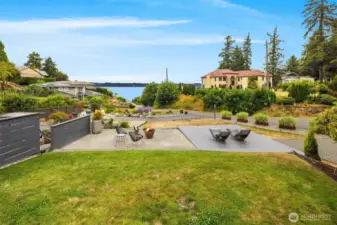 Great spaces for relaxing and enjoying the view~