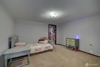 2nd bedroom.