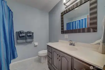 Guest full bath.