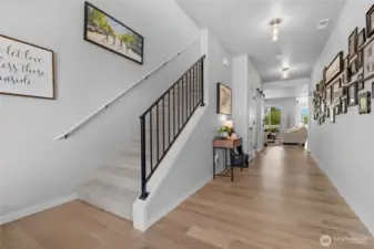 High ceilings, open and wide entryway