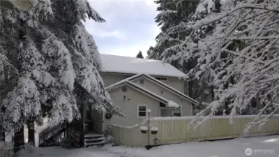 great lifetime roof for those snowy winters