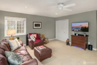 Another view of the 4th bedroom/bonus room.