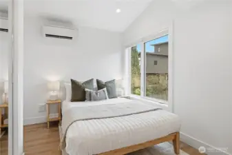 Secondary bedroom with en suite. Can also serve as an office.