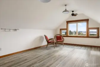Upper Loft bonus room looking SE.