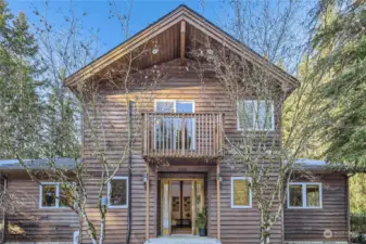 Private Primary Balcony – Enjoy a peaceful retreat with this private balcony off the primary bedroom, perfect for morning coffee or unwinding while taking in the views.