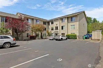 Zero steps from parking to front door.