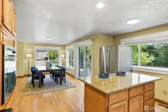 Dinning with a lot of natural light