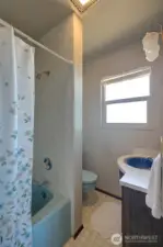 Full bath off of the primary bedroom