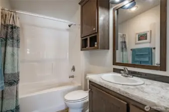 2nd Full bathroom outside bedroom #2&3