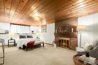 Potential 3rd bedroom suite or rec room.