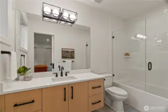 Bedroom 1 Ensuite Bath