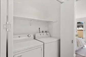 Convenient upper level laundry. Washer and dryer stays.