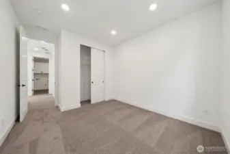 Actual Photos!! Ready to move in!