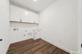 Actual Photos!! Ready to move in!