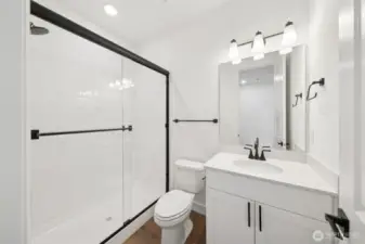 Actual Photos!! Ready to move in!