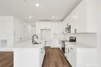 Actual Photos!! Ready to move in!