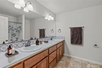 Virtually stage primary bathroom