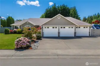 Welcome to exceptional one-level living in coveted Henderson Bay Estates!