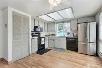 Kitchen (upstairs)