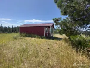 Side View Guest Cabin