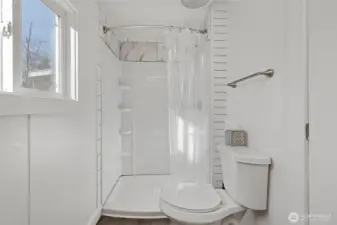 Primary bedroom ensuite bath