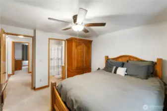 Primary with Bath access