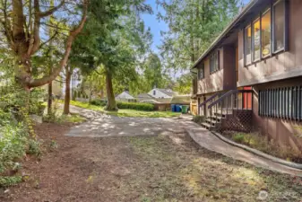 Large 10,784sqft lot