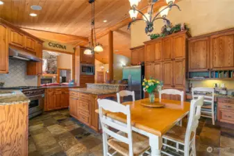 Kitchen with eating space - kitchen desk