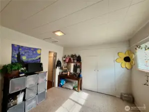 715