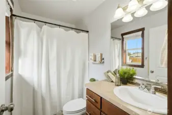 Full Primary Bathroom