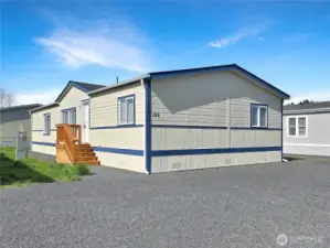 Welcome home! Move-in ready and waiting for its new owners. 3 Bedroom + Den / Bonus room, 2 bath, breakfast nook and dining space.