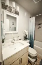 Full guest bathroom