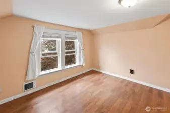Upstairs Bedroom #3