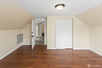 Upstairs Bedroom #5