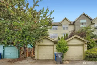 Detached garage