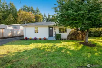 Built in 1950, on a generous 9583 sq ft lot, zoned: Snohomish-business park, you will be WOWED once you open the door.